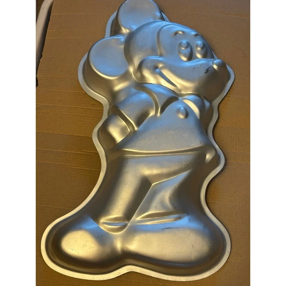 Wilton Mickey Mouse Cake Pan Vintage Disney Aluminum Party Pan 2105-395 Walking